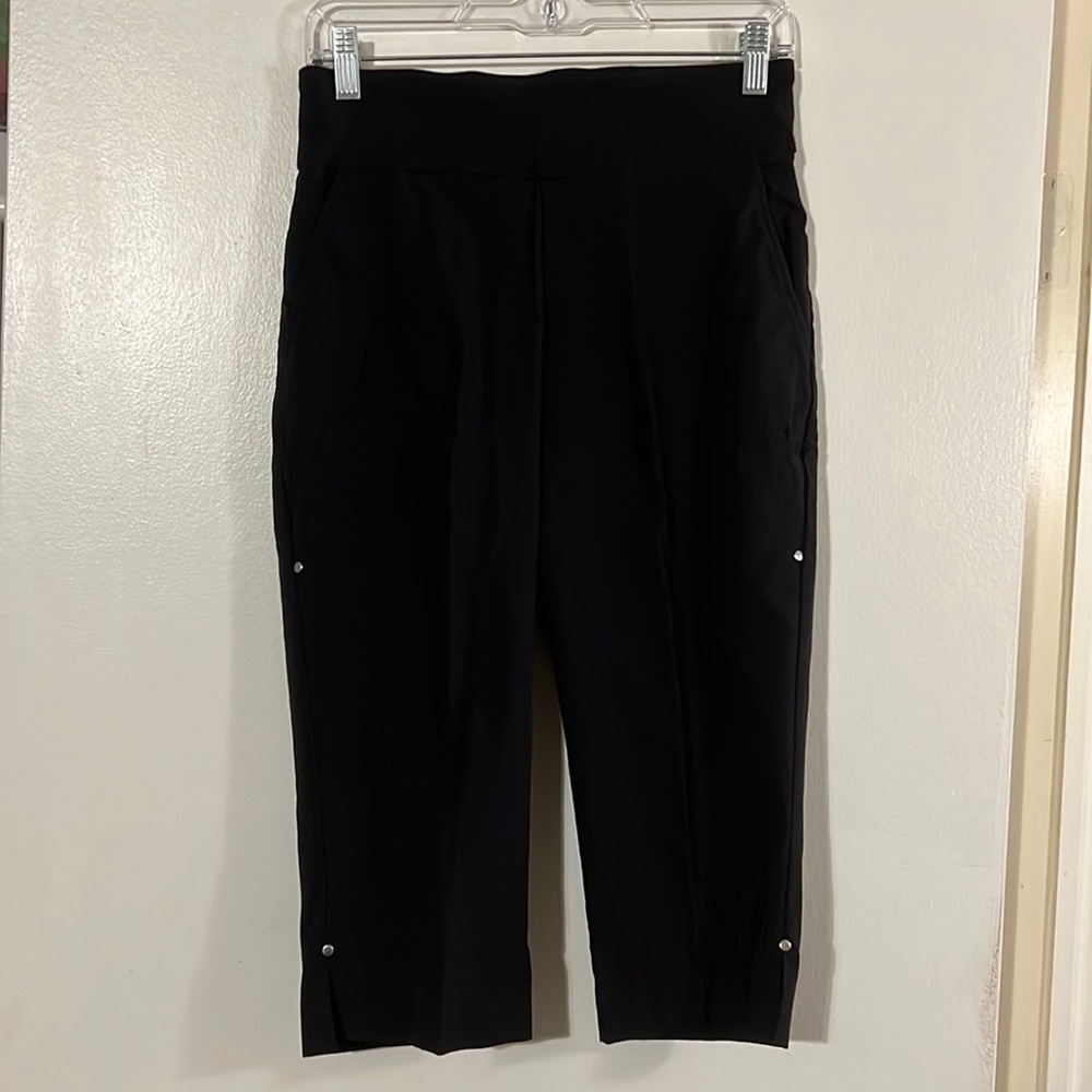 Bette & Court black capri pants